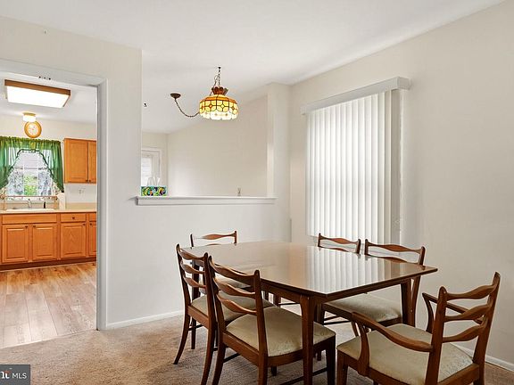 4th image of 216 Huntington Dr