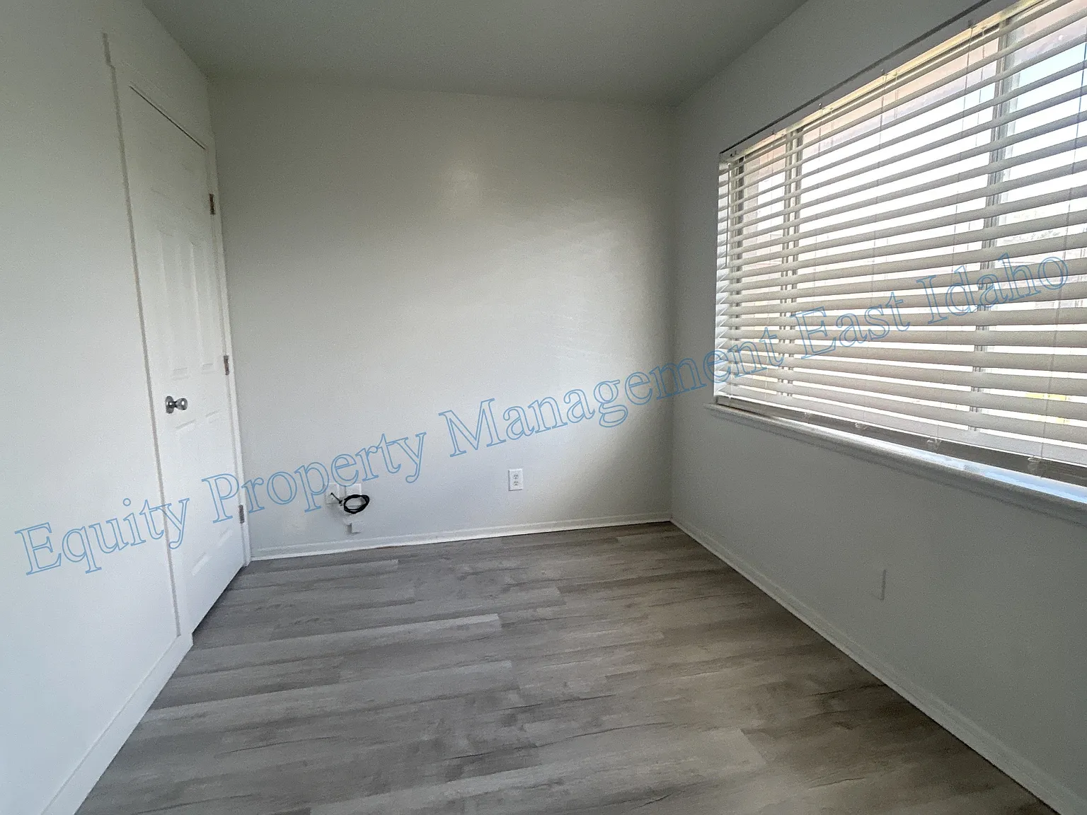 ID - 1070 McKinley Ave - LB - 13 — Photo 1