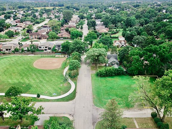 3rd image of 6607 Palma Ln