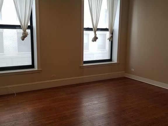 3rd image of 888 S Michigan Ave Unit 502