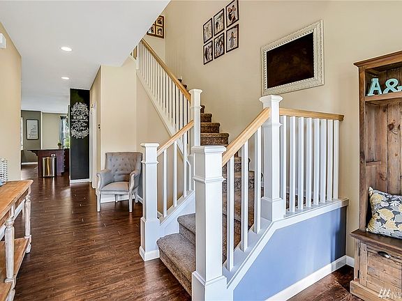 4th image of 5033 40th St NE