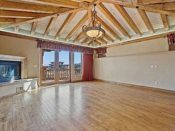 5th image of 330 Red Ridge Ct