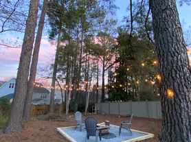 409 Jones Franklin Rd, 2 beds  1.0 baths (950 sqft)