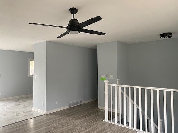 3rd image of 3324 New England Dr