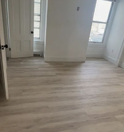 3rd image of 258-260 E Eagle St #2B