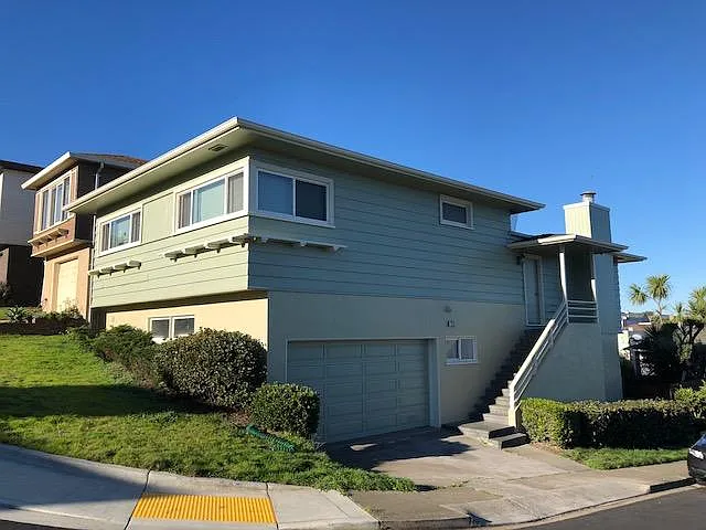 220 Skyline Dr photo 1