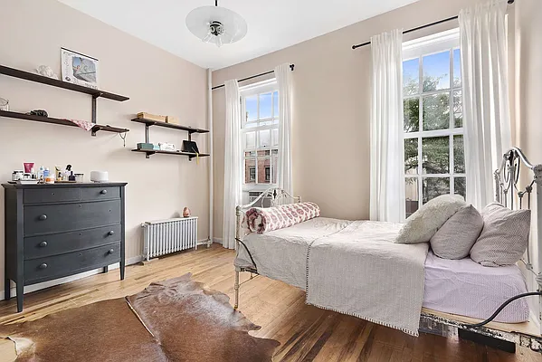 Rented by Compass | media 21