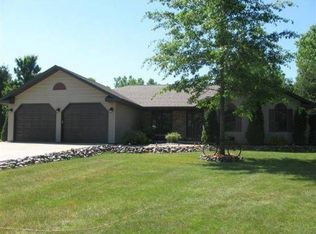 2649 Elmwood Rd, Green Bay, WI 54313