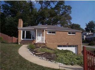 5837 Horseshoe Dr, Bethel Park, PA 15102