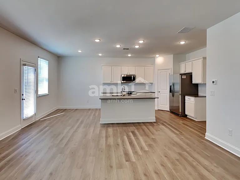 1305 Soapstone Rd — Photo 4