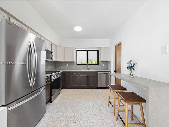 5th image of 1860 SW 13th St