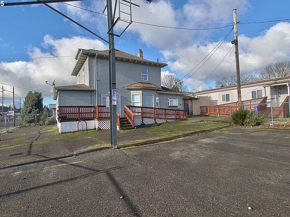 2nd image of 8523 SE Stark St