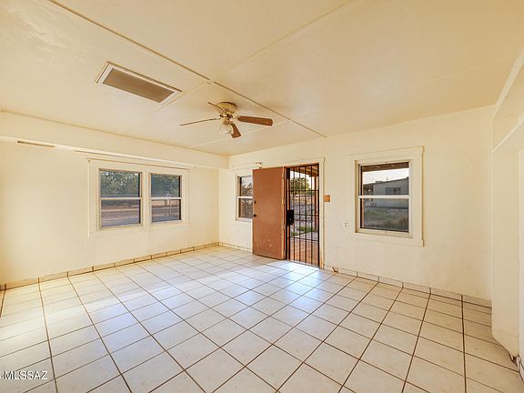 4th image of 255 E Delta Rd
