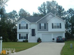 120 Bombay Ln, Grantville, GA 30220