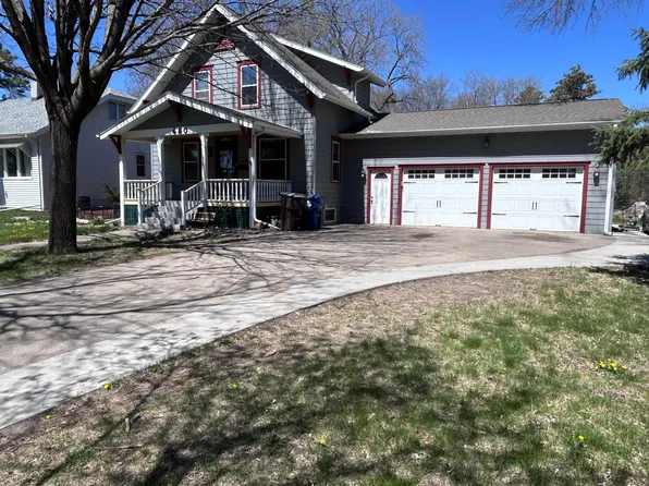 420 McCabe St, Mitchell, SD 57301