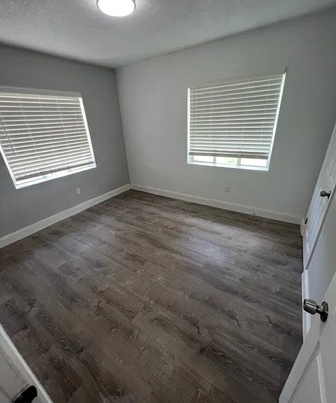 1737 Liberty St — Photo 3