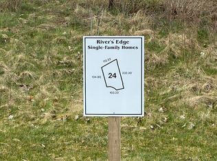 3376 Rivers Edge Dr, Saint Joseph, MI 49085