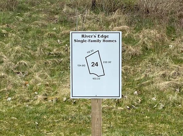 3376 Rivers Edge Dr, Saint Joseph, MI 49085