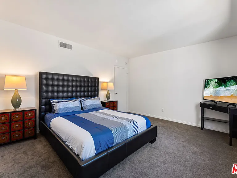 10600 Holman Ave #11 — Photo 31