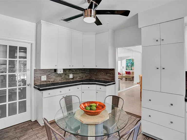 3920 Monserrate St — Photo 21