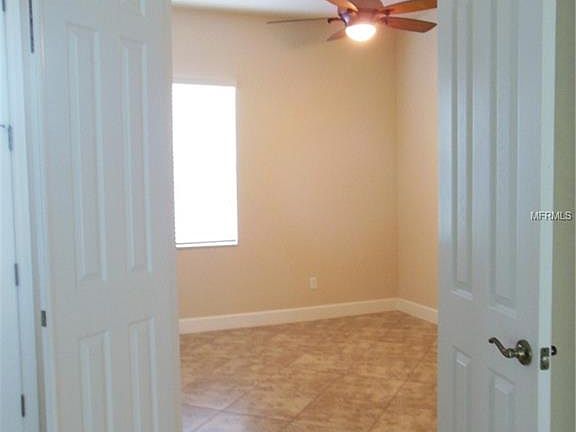 4th image of 3850 Shoreview Dr