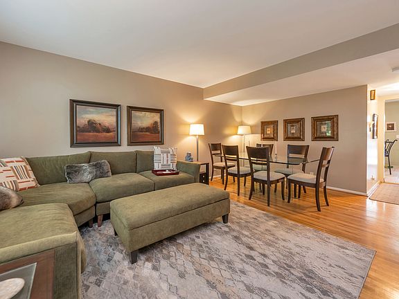 5th image of 825 E Three Fountains Cir Unit 3