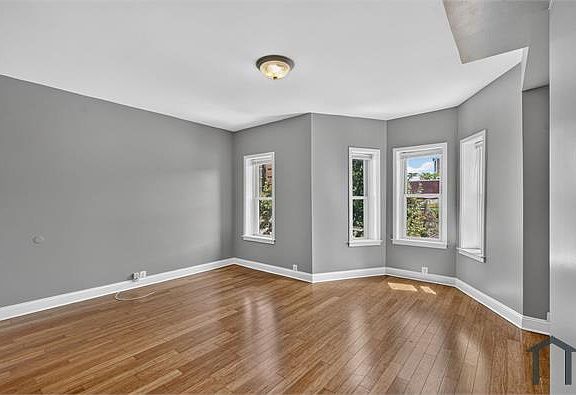 3rd image of 1932 15th St NW Floor 2