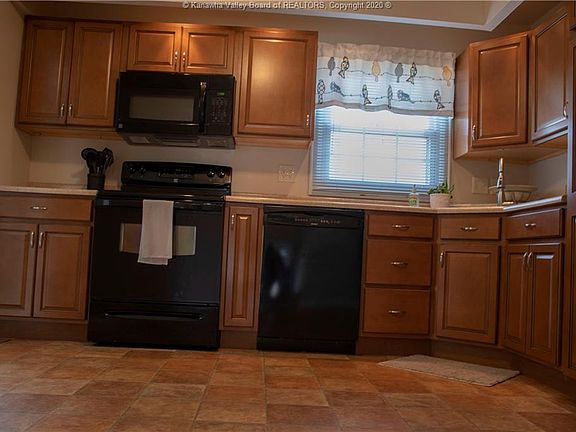5th image of 5411 Karen Cir