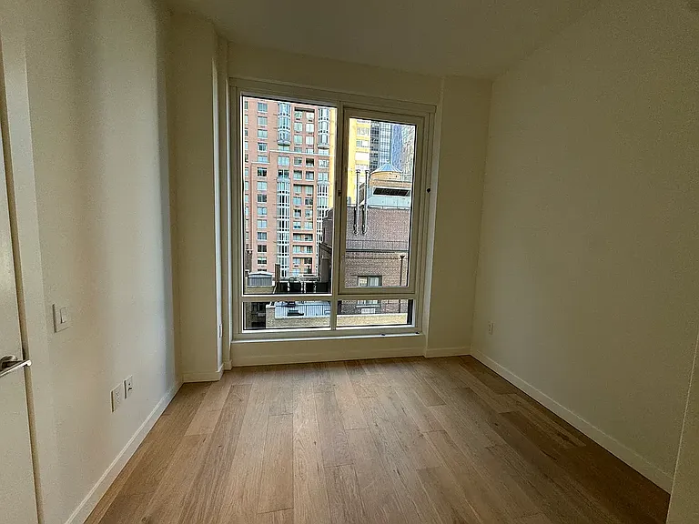 135 E 47th St #18C — Photo 6