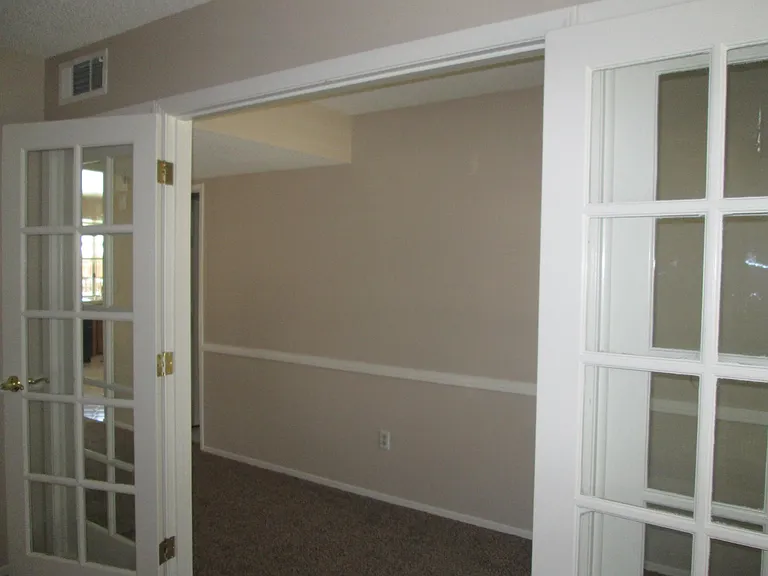 3615 Abbott Dr — Photo 7