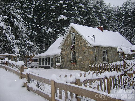 45th image of 1492 Murray Rd