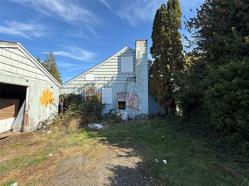 4th image of 219 Tilley Avenue