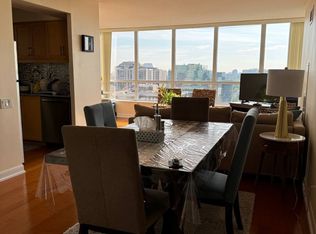 33 Sheppard Ave E #1710, Toronto, ON M2N 7K1