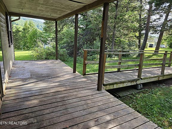 2nd image of 341 Warwick Ln