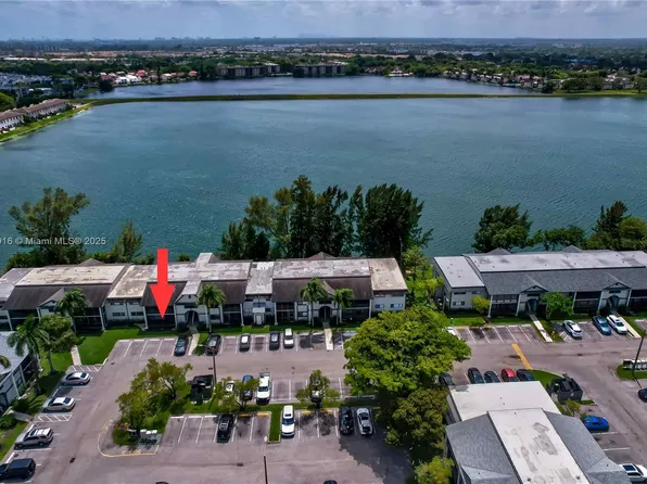 468 NE 206th Ln APT 105, Miami, FL 33179