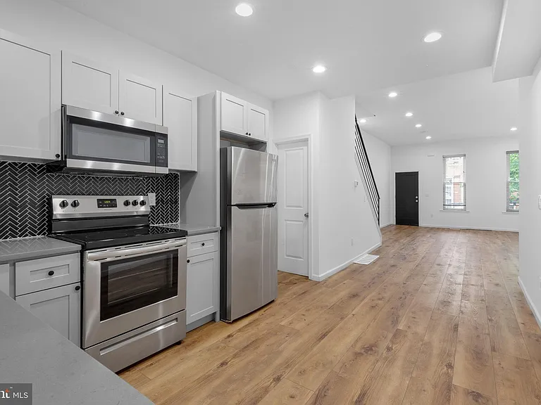 2516 W Master St — Photo 9