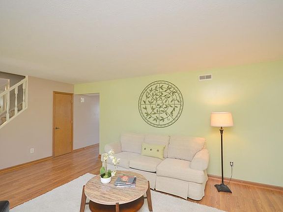 5th image of 10506 Magenta Dr