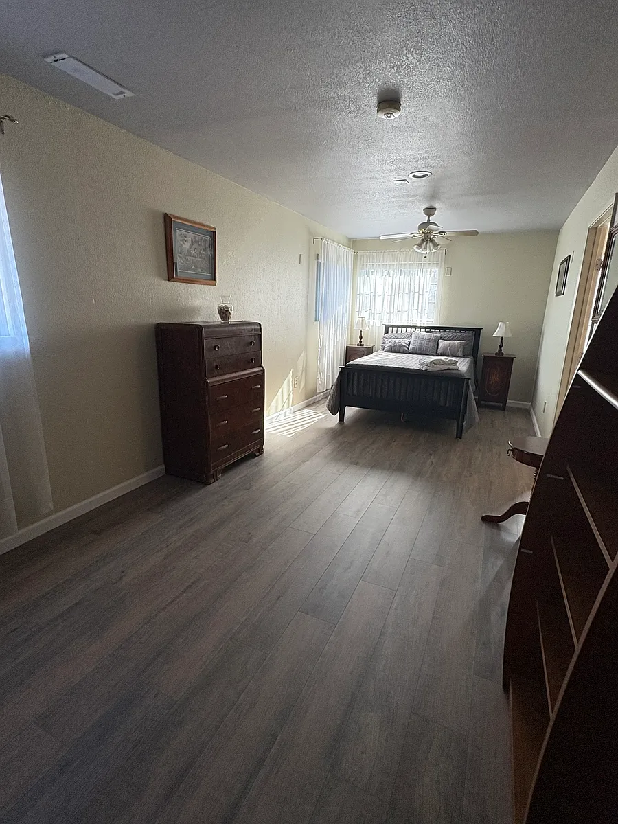 Building Photo - Bayview Cir