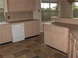 4th image of 16131 Mission Glen Dr