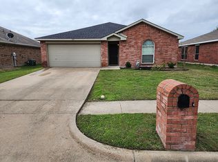 122 Tranquillity Ln, Waxahachie, TX 75165