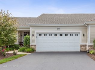 2718 Chevy Chase Ln, Naperville, IL 60564