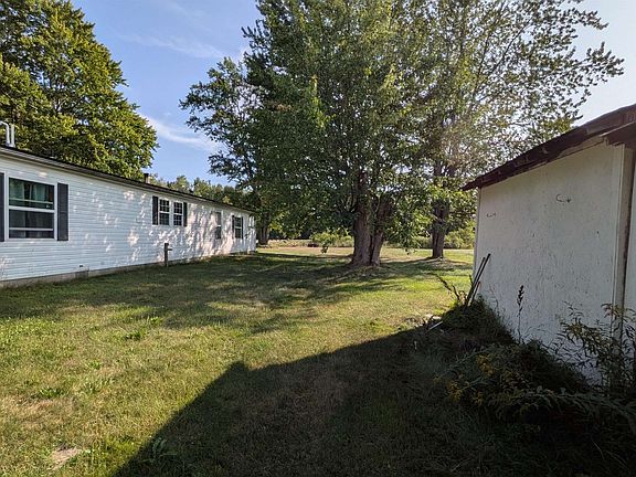 5th image of 9885 Pere Marquette Rd