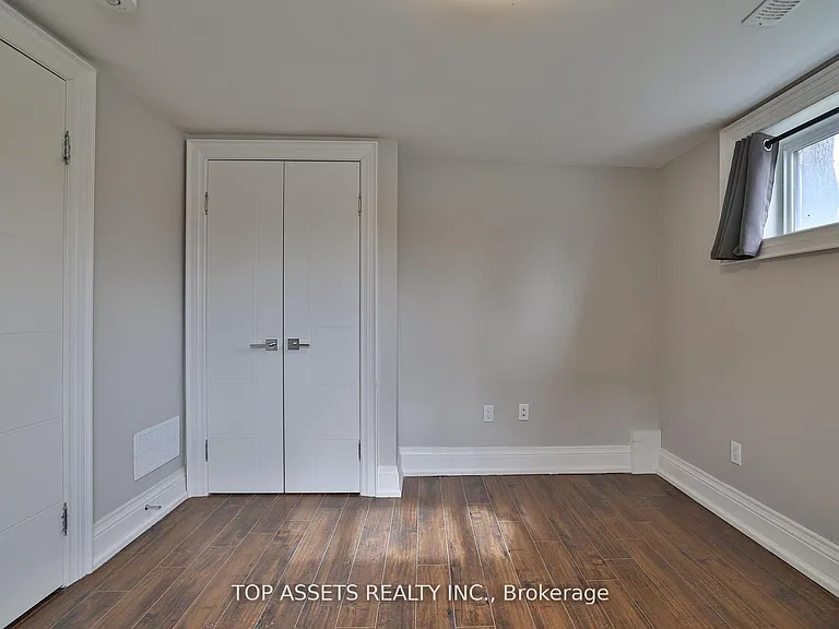 54 Madawaska Ave #BASEMENT — Photo 10