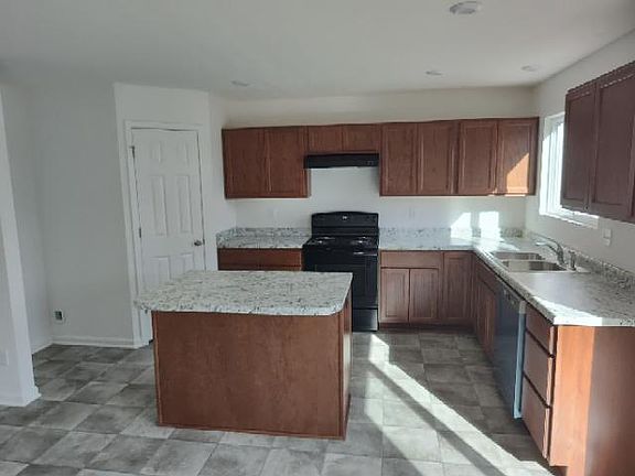3rd image of 344 Birchwood Dr