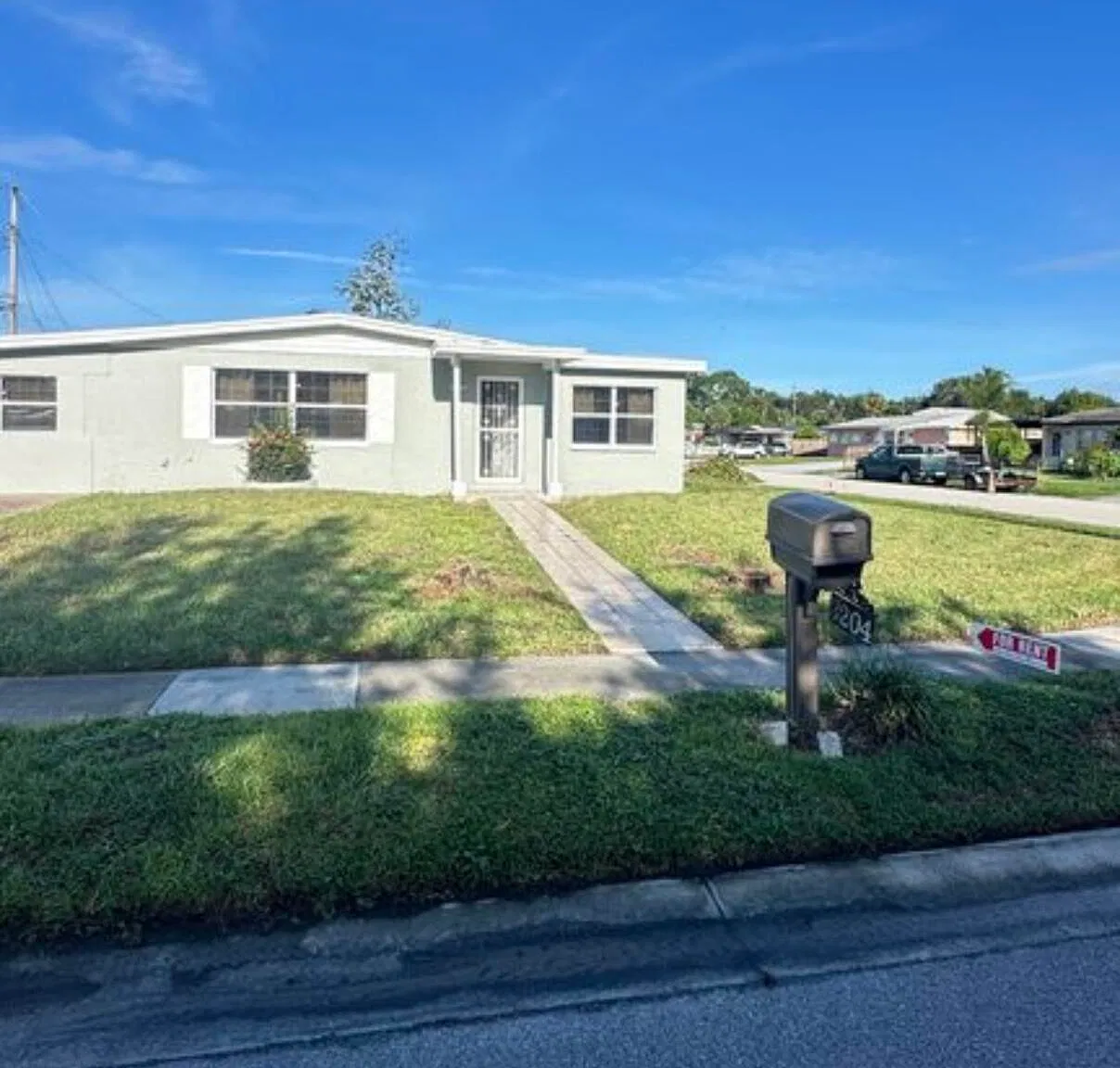 4 bed, 3.0 bath, 1322 sqft, $2,200 — Photo 1
