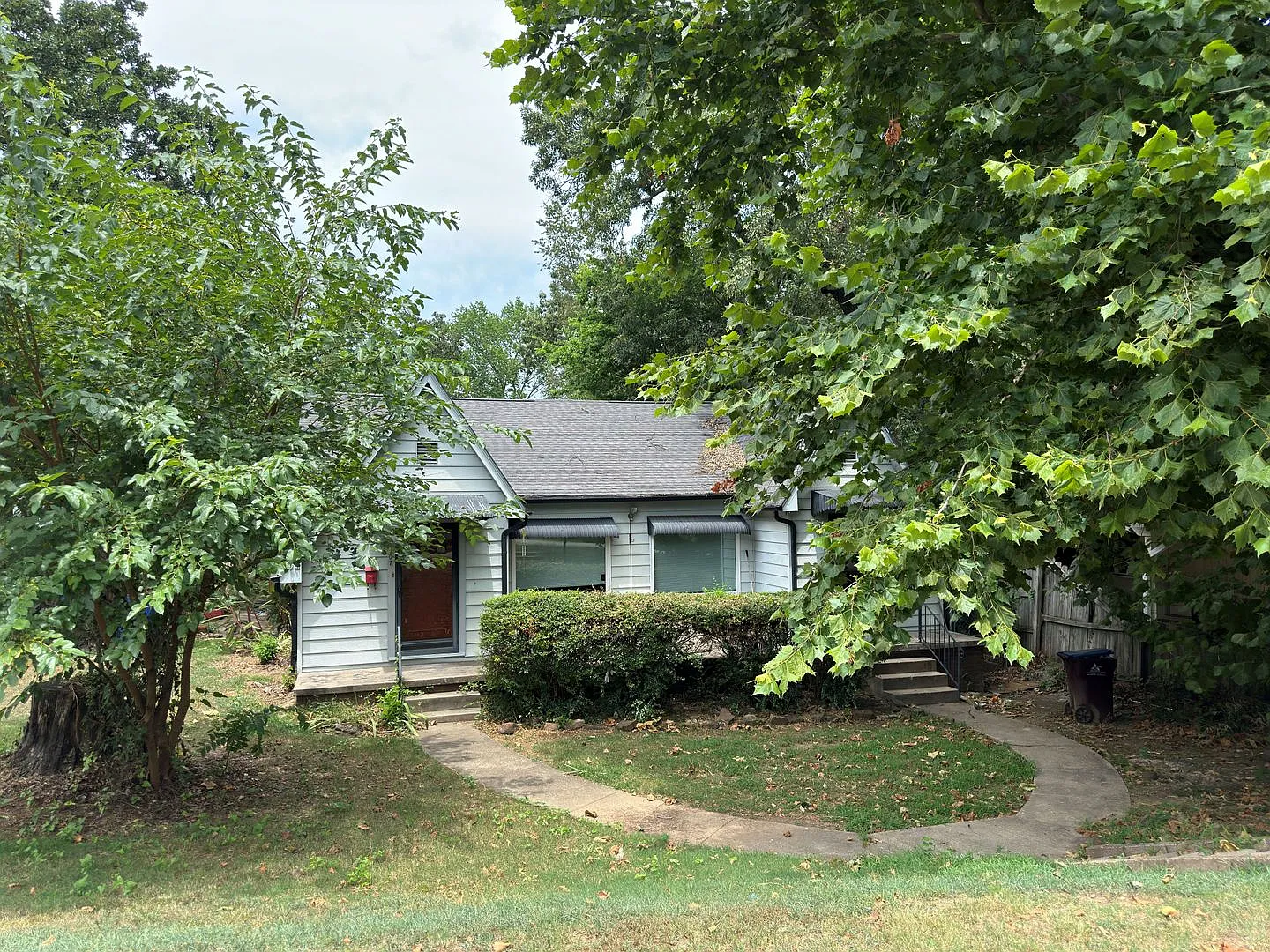 Charming 2 Bed/1 Bath Duplex — Photo 1