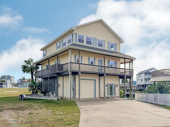 2nd image of 1303 Tiki Dr