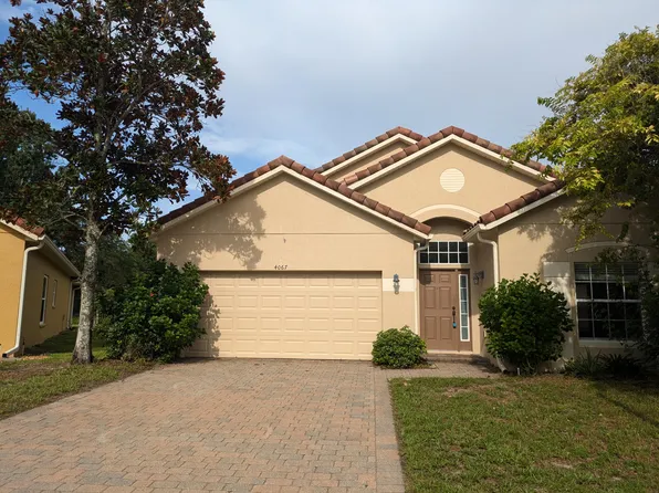 4067 Fitzroy Reef Dr, Mims, FL 32754