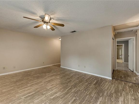 3rd image of 1304 Harwell Dr APT 4814