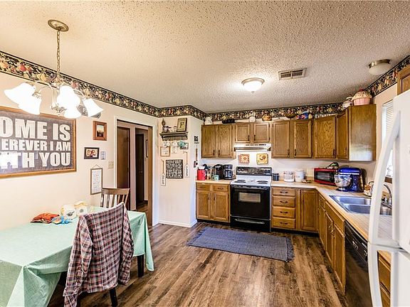 3rd image of 2308 Bell Ave
